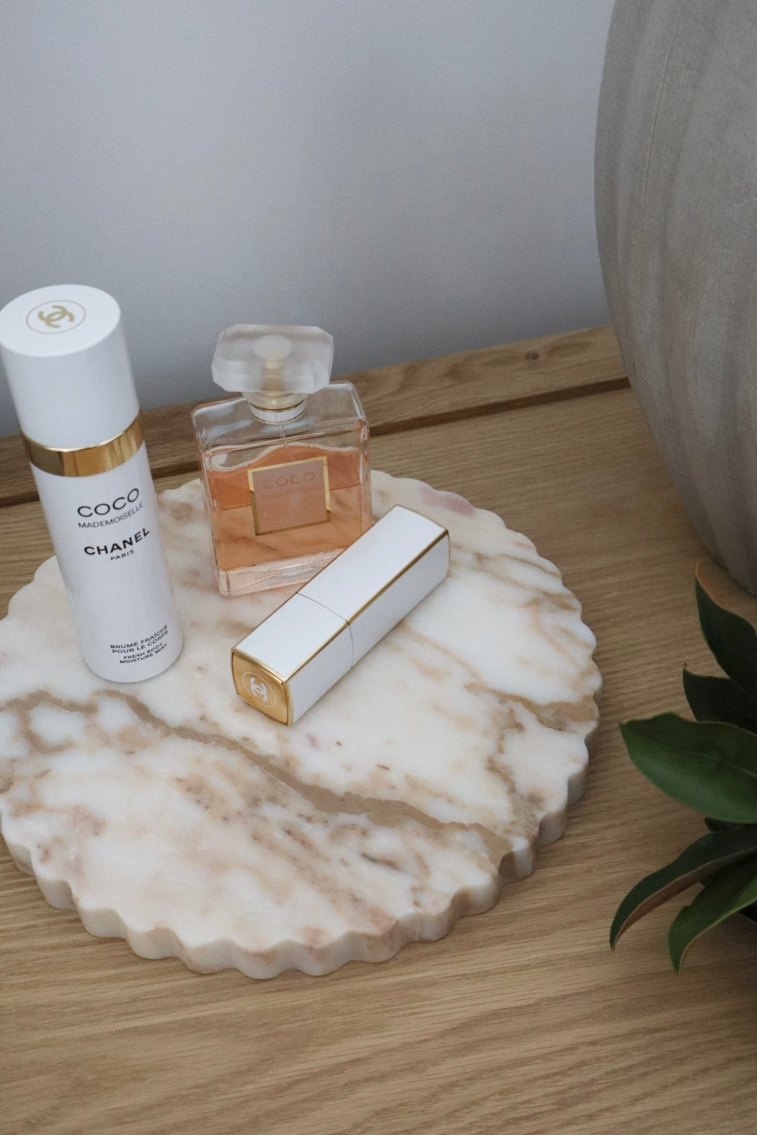 Bulimba Home Calcatta brown scallop edge tray