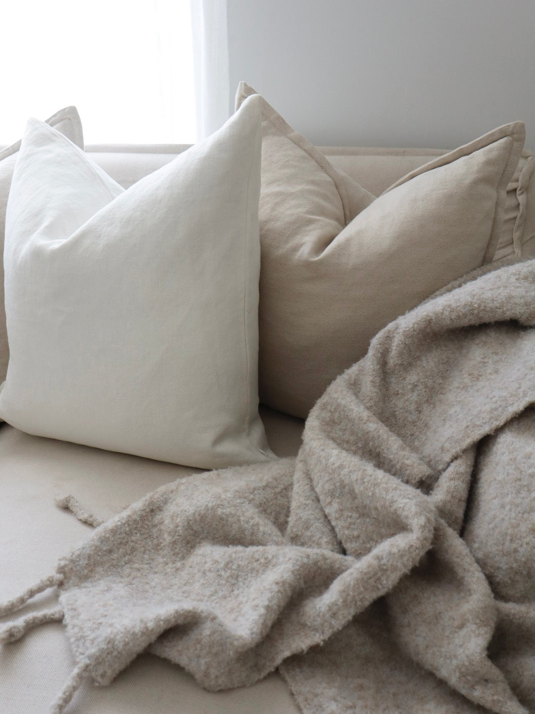 Bulimba home Beige Tassel throw rug