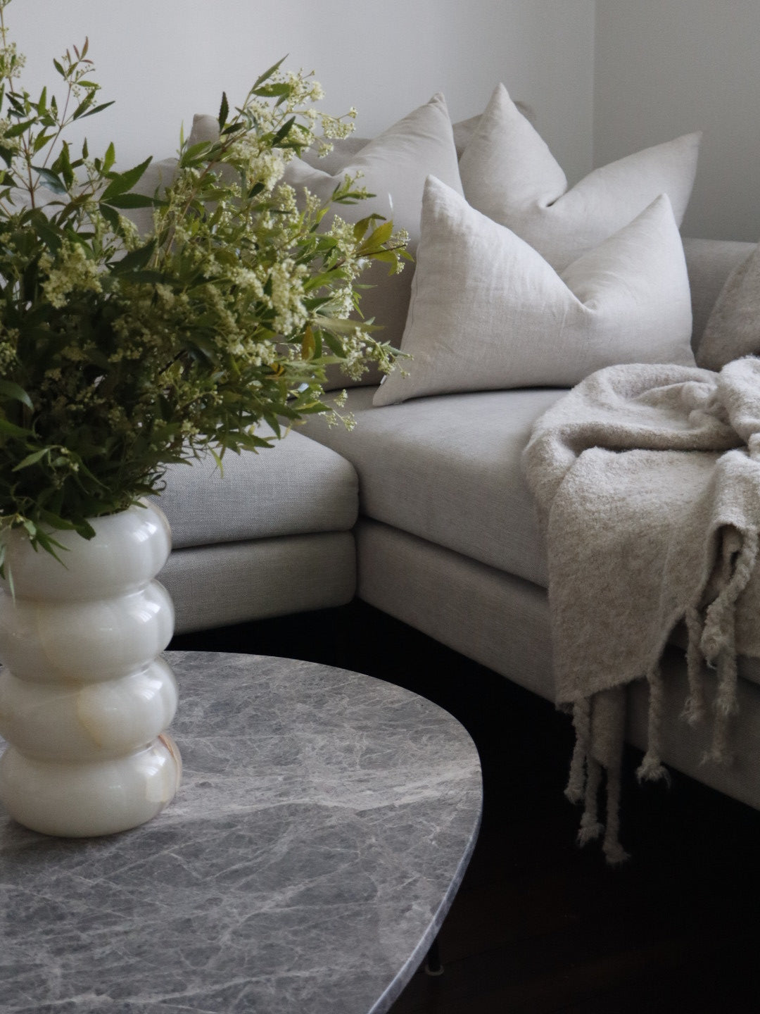 Bulimba home white onyx marble bubble vase, tassle throw rug and cushions