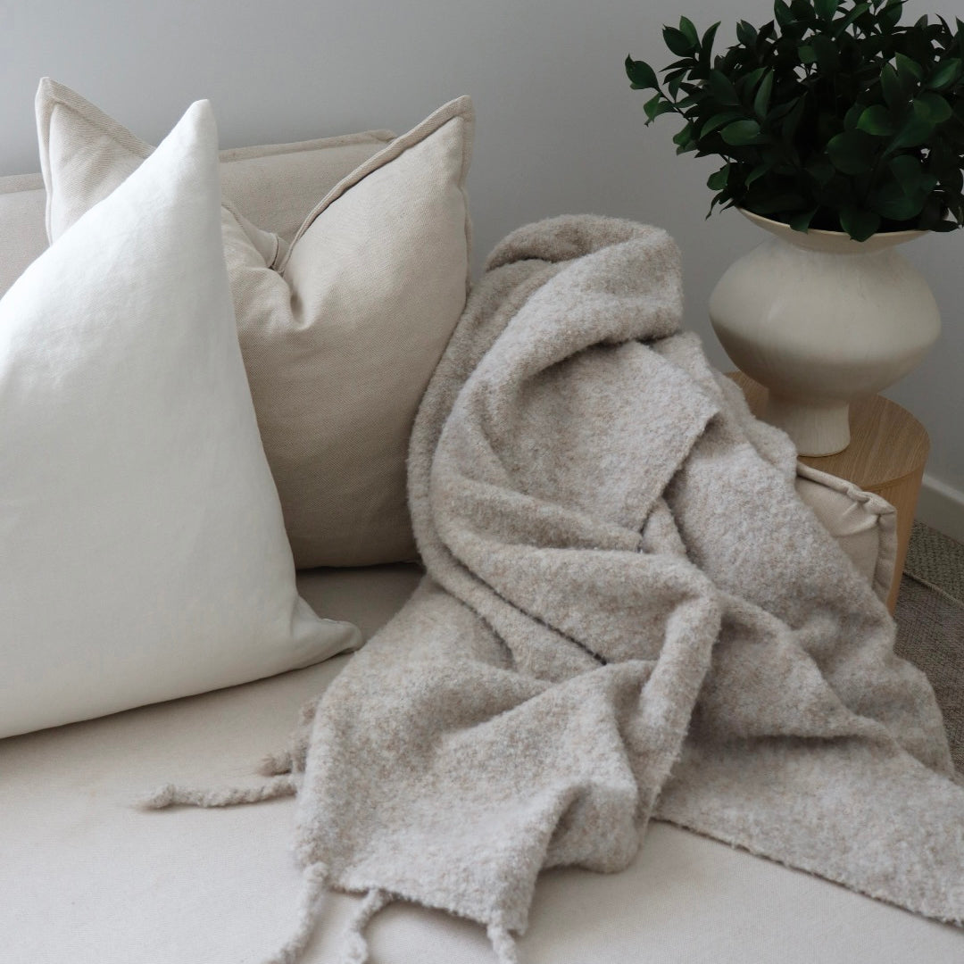 Bulimba home chunky Beige Tassel throw rug 